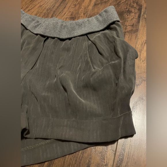 James Jeans hunter green petal shorts grey waistband rayon & tencel size 26 - Picture 2 of 7